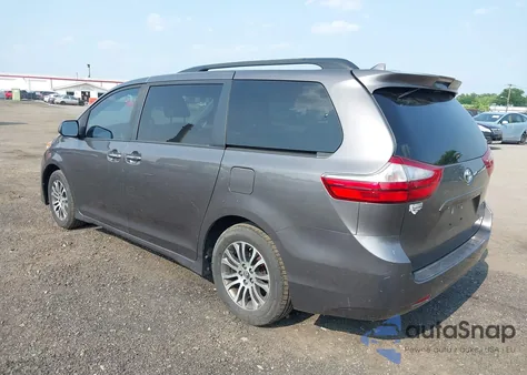 2019 Toyota Sienna Xle 8 Passenger z USA, uszkodzony, nr VIN 5TDYZ3DC1KS016206